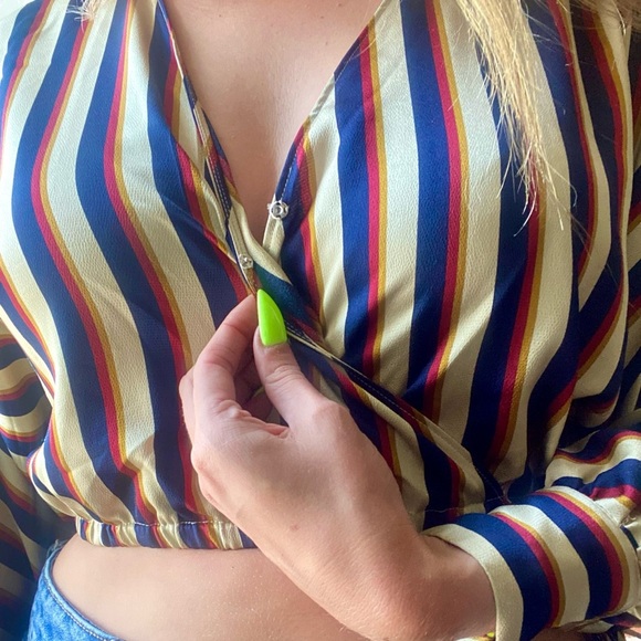 Forever 21 contemporary striped crop top - Picture 3 of 9